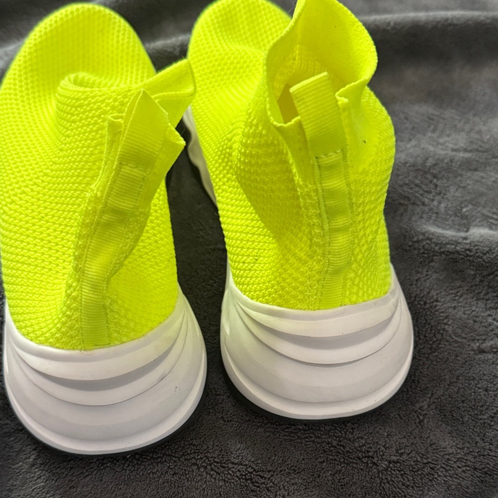 Bershka Neon Yellow Sneakers View 4